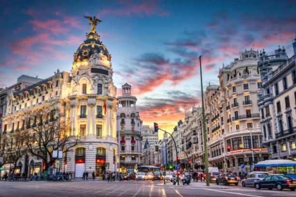 Moderno Apartamento En Pleno Centro Madrid Dış mekan fotoğraf